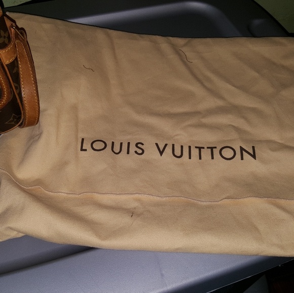 Authentic LouisVuitton sologne - Picture 2 of 4